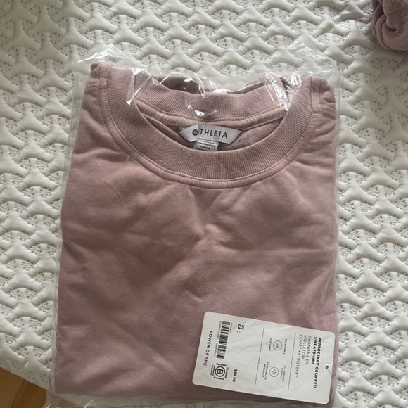 Sweatshirt - Picture 2 of 3